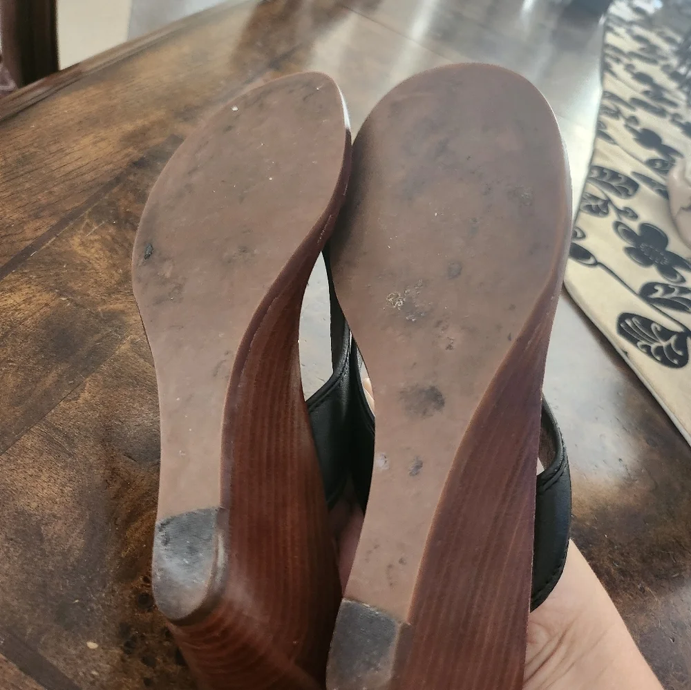 Tory Burch Mestico Wedge Sandals size 8.5